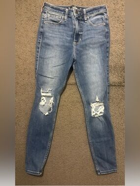 Hollister Women's Blue Distressed Skinny Jeans